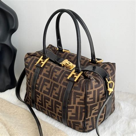 fendi lunch box|fendi baguette herren.